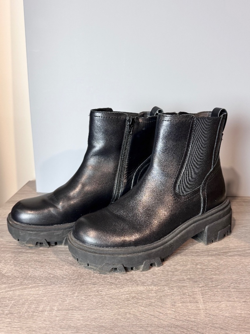 HOUSE OF HARLOW 1960 Righteous Black Leather Lug Sole Chelsea Combat Boots 8M
